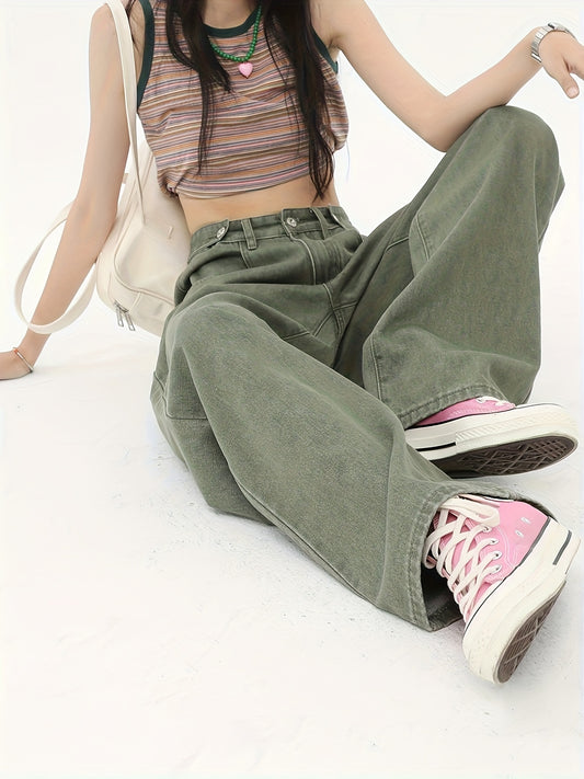 Trendy Distressed Street-Style Loose Jeans for Women, Featuring Straight Legs, Versatile for Daily Wear, Offering Comfort And a Casual Yet Slim Fit.