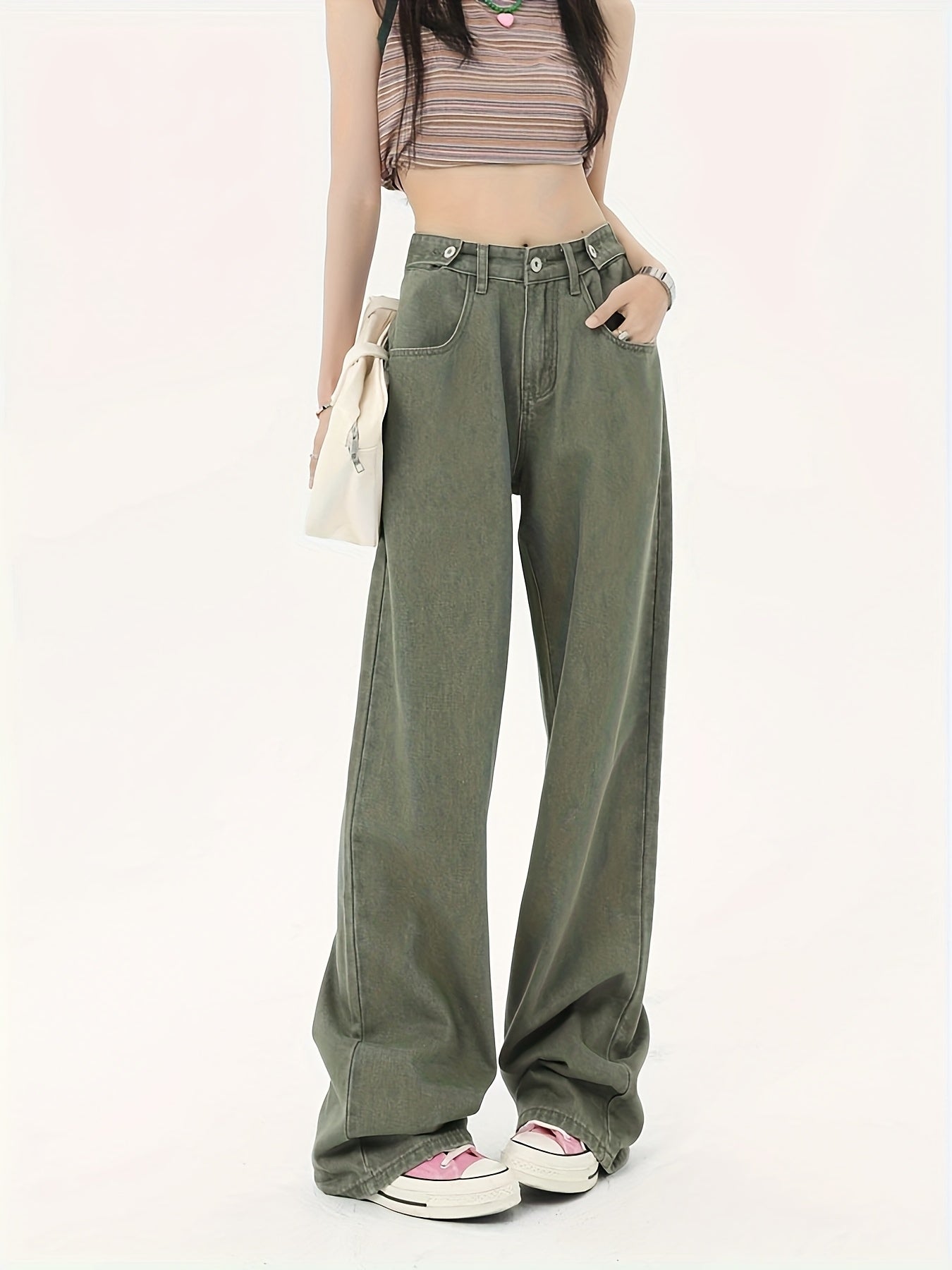 Trendy Distressed Street-Style Loose Jeans for Women, Featuring Straight Legs, Versatile for Daily Wear, Offering Comfort And a Casual Yet Slim Fit.