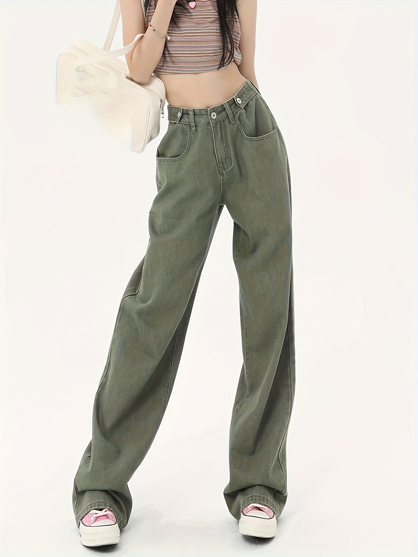 Trendy Distressed Street-Style Loose Jeans for Women, Featuring Straight Legs, Versatile for Daily Wear, Offering Comfort And a Casual Yet Slim Fit.