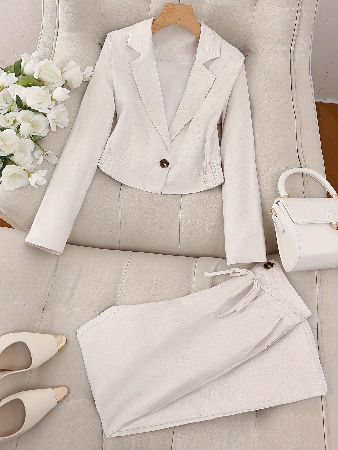 Chic Blazer Chic Beige Women's Blazer | Elegant Short Jacket with Decorative Buttons & Loose Drawstring Pants - Stylish Office or Casual Wear for Spring\u002FFall