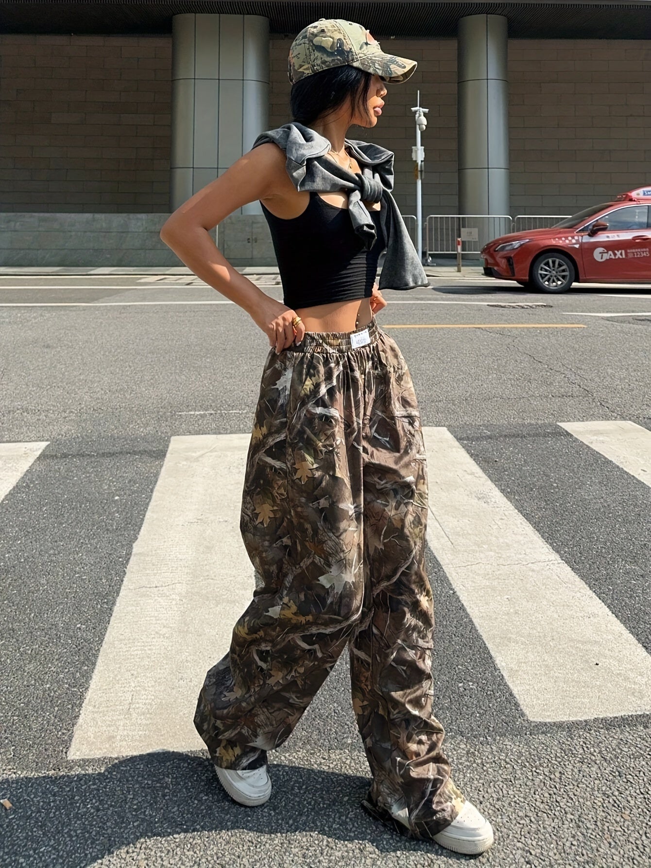 1pc YOUNG Style Women'S Wide Leg Pants, Polyester Woven Fabric with Plant Print, Fall\u002FWinter Season, Pockets Detail, Adult Casual Trousers